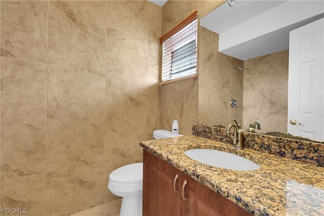 2122 SW Santa Barbara PL, Cape Coral, FL 33991