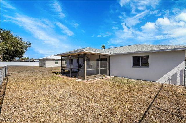 2122 SW Santa Barbara PL, Cape Coral, FL 33991