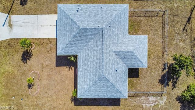 2122 SW Santa Barbara PL, Cape Coral, FL 33991