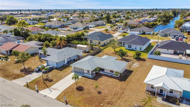 2122 SW Santa Barbara PL, Cape Coral, FL 33991