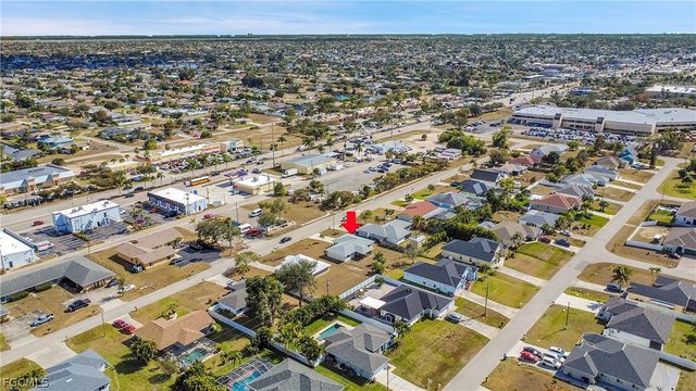 2122 SW Santa Barbara PL, Cape Coral, FL 33991