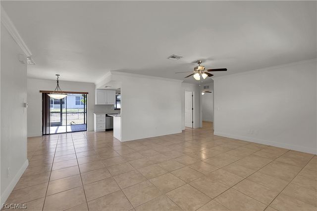 2122 SW Santa Barbara PL, Cape Coral, FL 33991