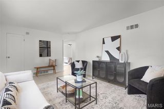 9845 Dennis Drive, St Louis, MO 63136