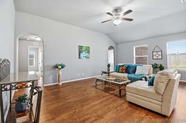 14606 E 114th Street North, Owasso, OK 74055