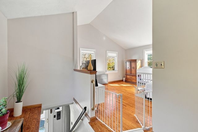 5 Red Ln, Taunton, MA 02718