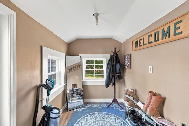 5 Red Ln, Taunton, MA 02718