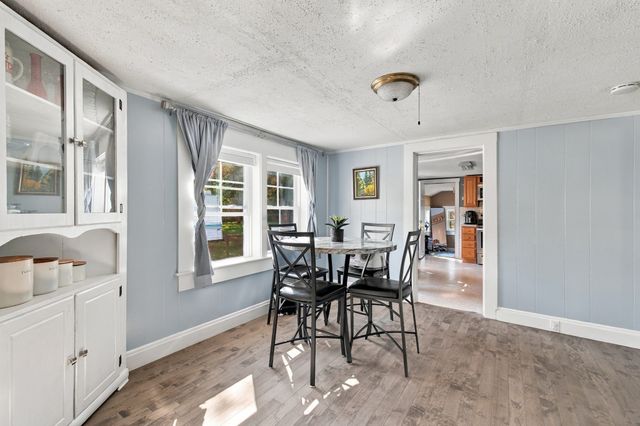 5 Red Ln, Taunton, MA 02718