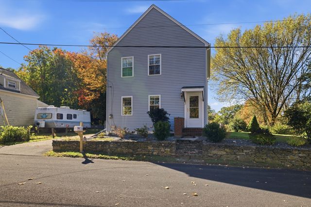 5 Red Ln, Taunton, MA 02718
