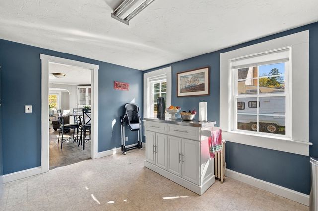 5 Red Ln, Taunton, MA 02718