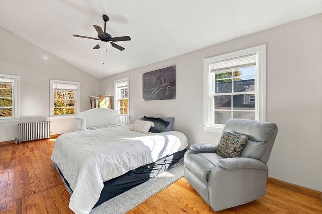 5 Red Ln, Taunton, MA 02718