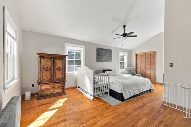 5 Red Ln, Taunton, MA 02718