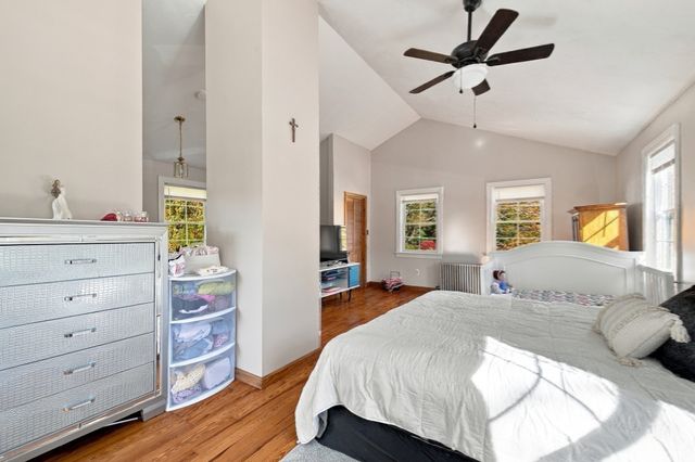 5 Red Ln, Taunton, MA 02718