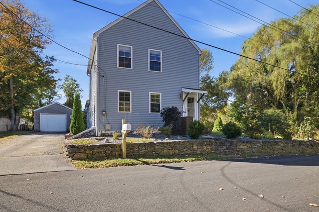 5 Red Ln, Taunton, MA 02718