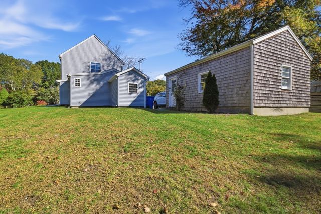 5 Red Ln, Taunton, MA 02718