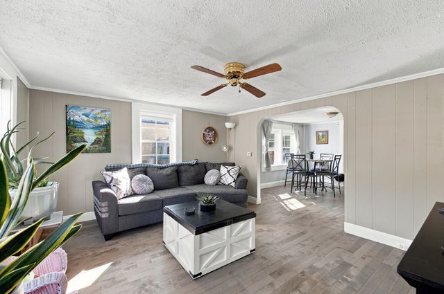 5 Red Ln, Taunton, MA 02718