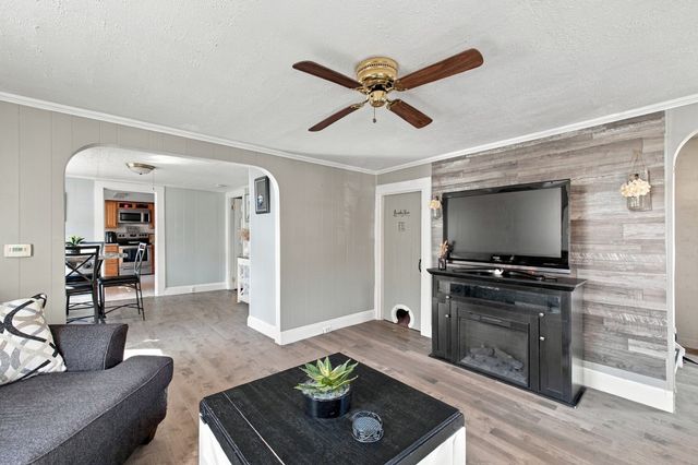 5 Red Ln, Taunton, MA 02718