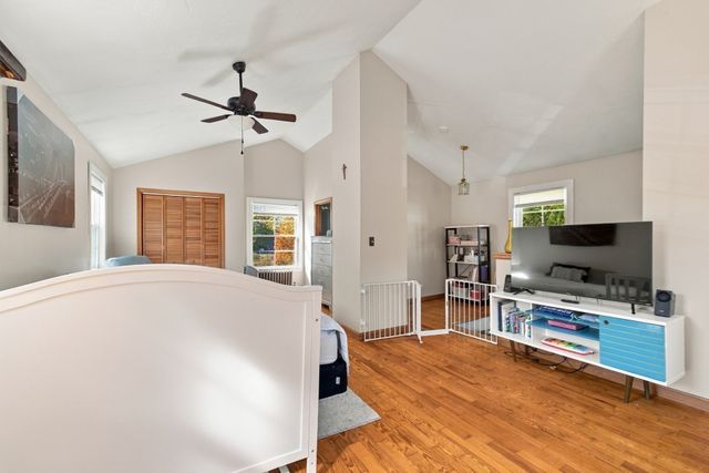 5 Red Ln, Taunton, MA 02718