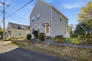 5 Red Ln, Taunton, MA 02718