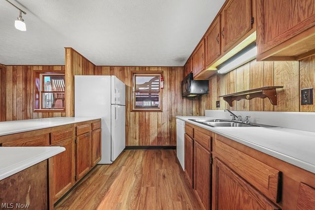 13881 Salem Church Street NE, Paris, OH 44669