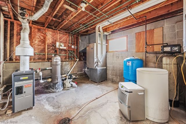 13881 Salem Church Street NE, Paris, OH 44669