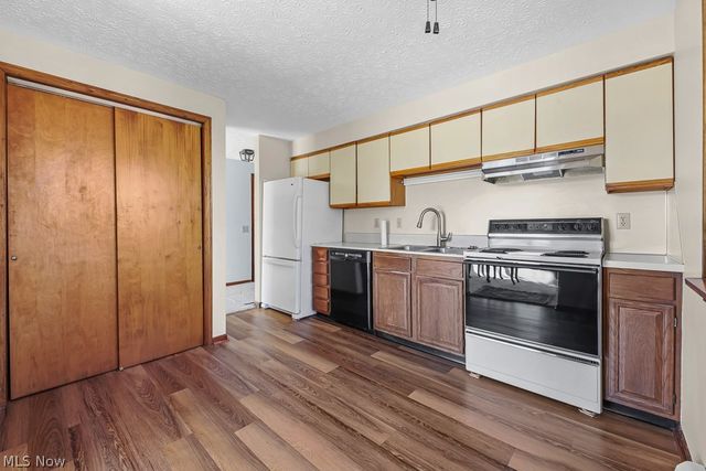 13881 Salem Church Street NE, Paris, OH 44669