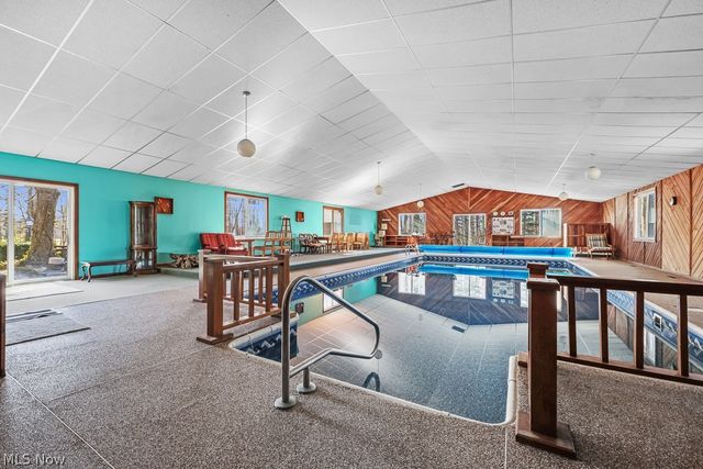 13881 Salem Church Street NE, Paris, OH 44669