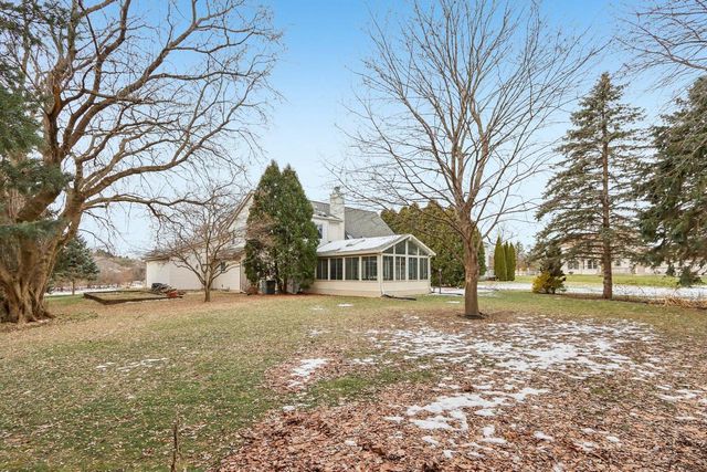 W199S8618 Woods ROAD, Muskego, WI 53150