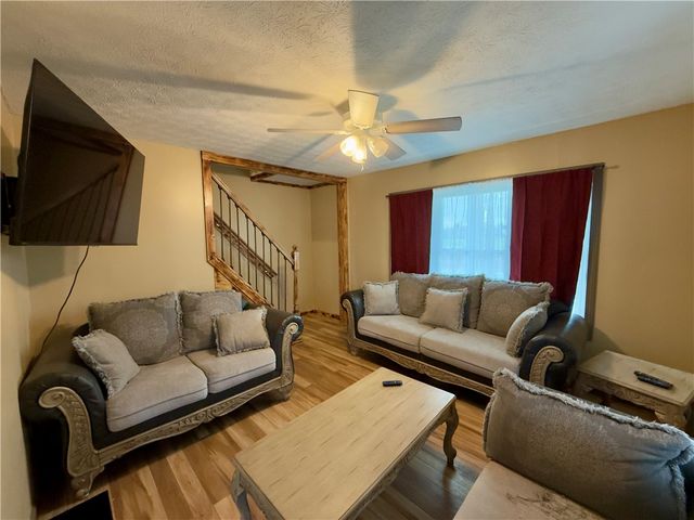 2 Elm Street, Lyons, NY 14489