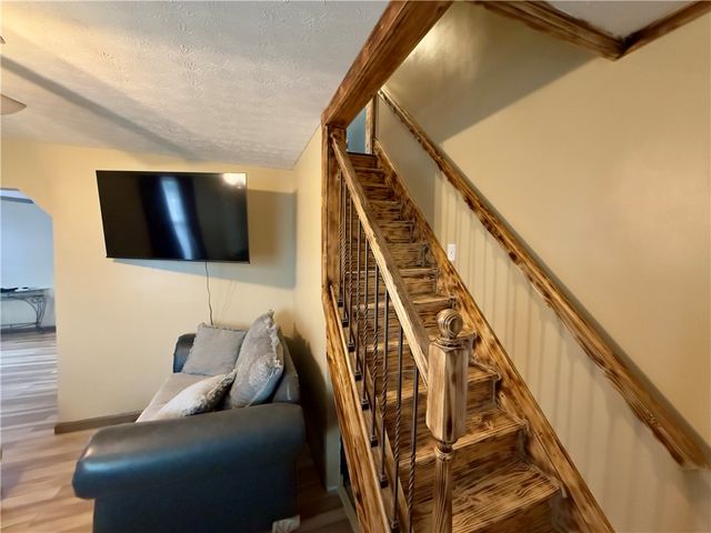 2 Elm Street, Lyons, NY 14489