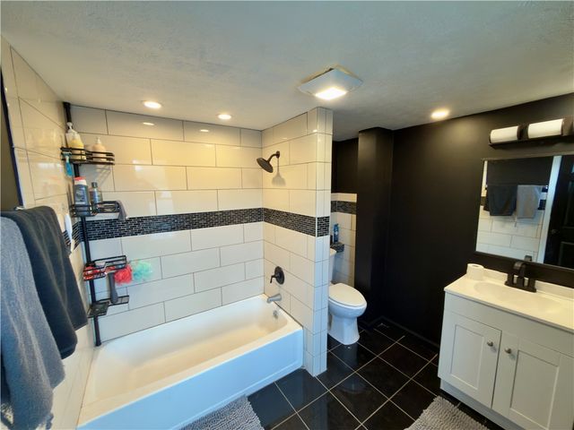 2 Elm Street, Lyons, NY 14489