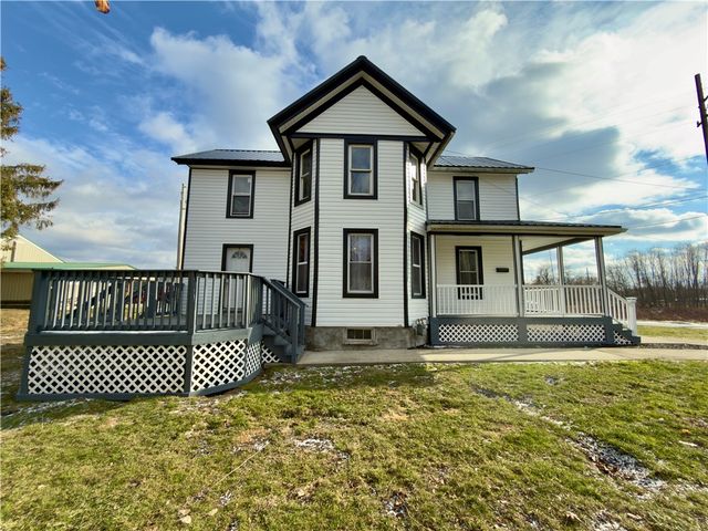 2 Elm Street, Lyons, NY 14489