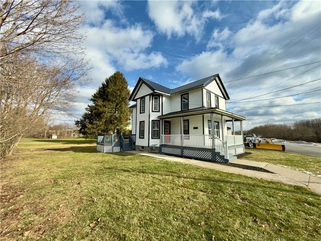 2 Elm Street, Lyons, NY 14489