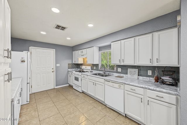 6702 N 60TH Avenue, Glendale, AZ 85301