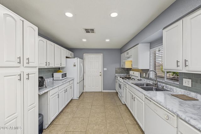 6702 N 60TH Avenue, Glendale, AZ 85301