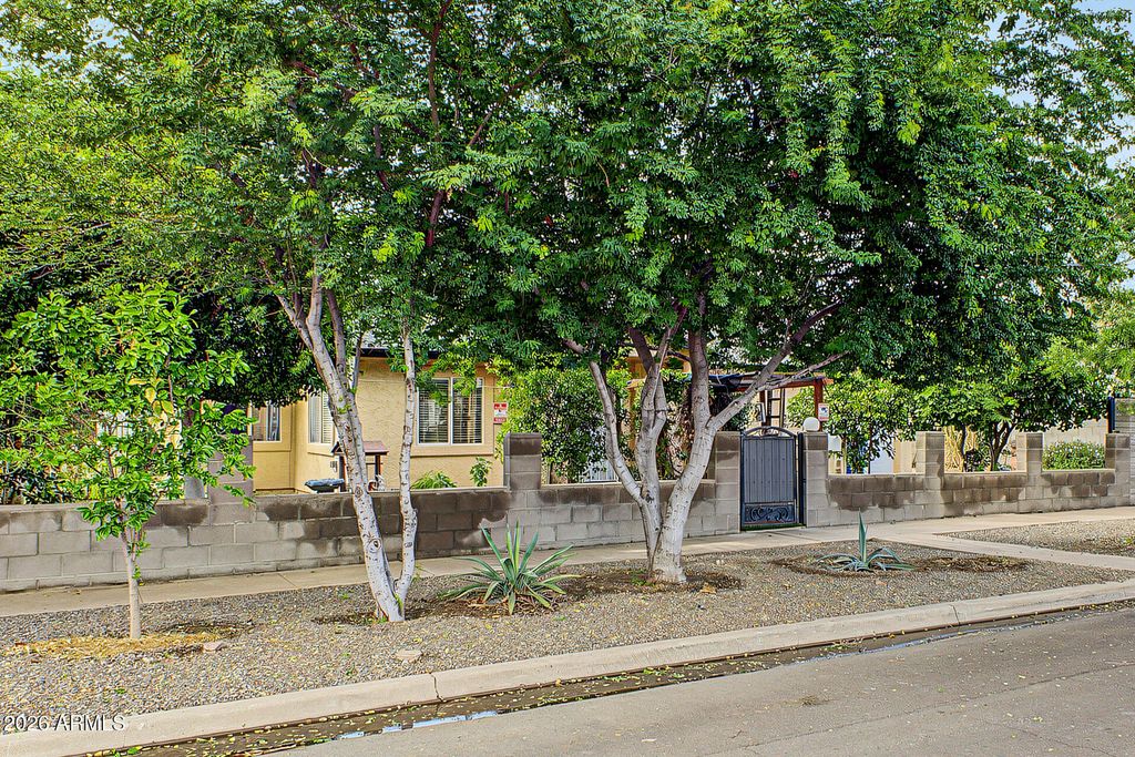 6702 N 60TH Avenue, Glendale, AZ 85301