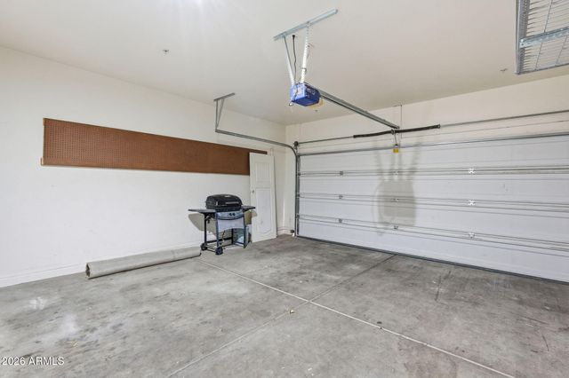 8804 W PERSHING Avenue, Peoria, AZ 85381