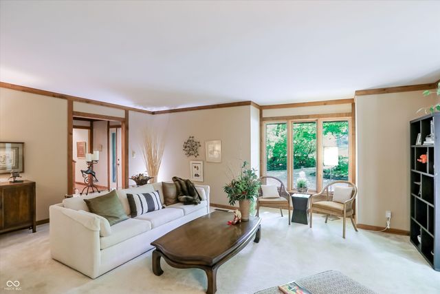100 Spring Drive, Zionsville, IN 46077