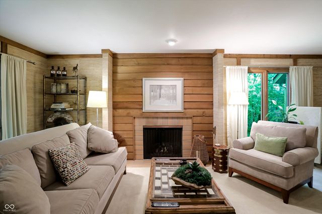 100 Spring Drive, Zionsville, IN 46077