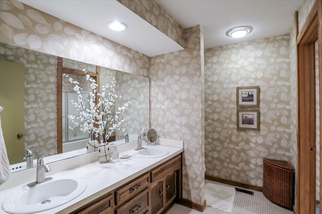 100 Spring Drive, Zionsville, IN 46077