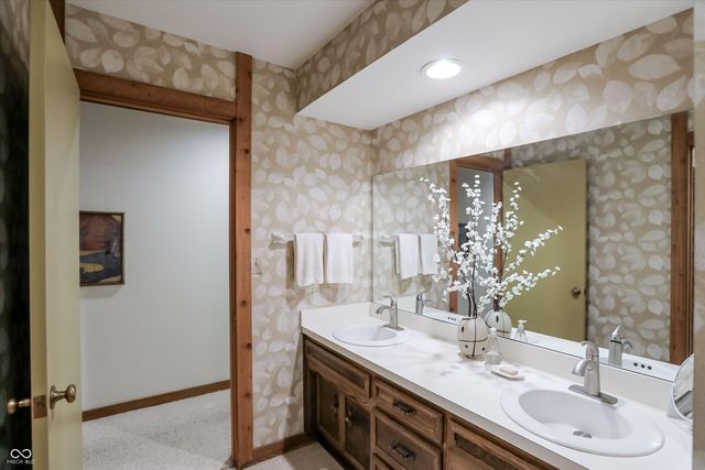 100 Spring Drive, Zionsville, IN 46077