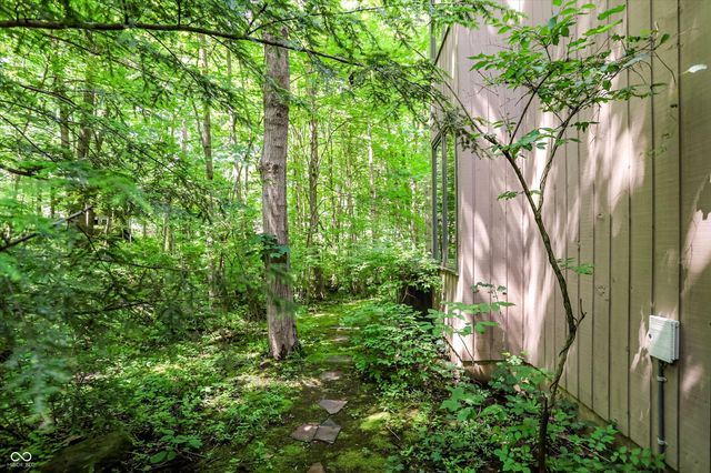 100 Spring Drive, Zionsville, IN 46077