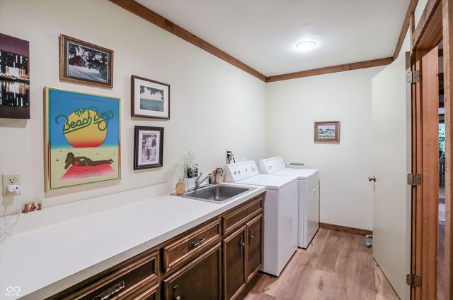 100 Spring Drive, Zionsville, IN 46077