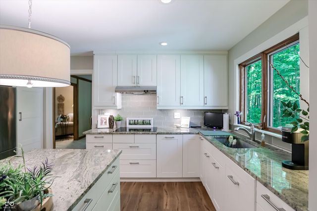 100 Spring Drive, Zionsville, IN 46077