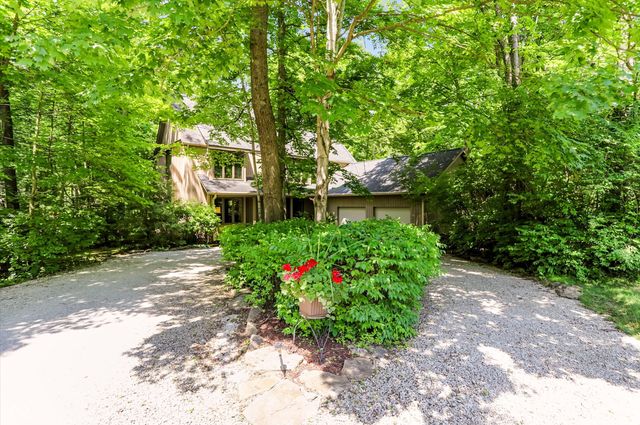 100 Spring Drive, Zionsville, IN 46077