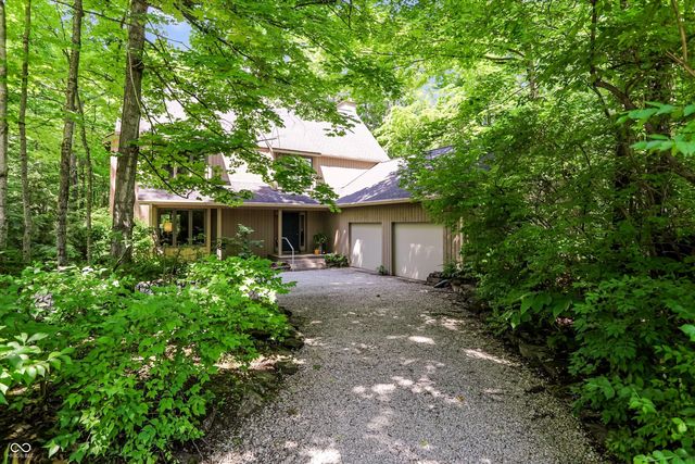 100 Spring Drive, Zionsville, IN 46077