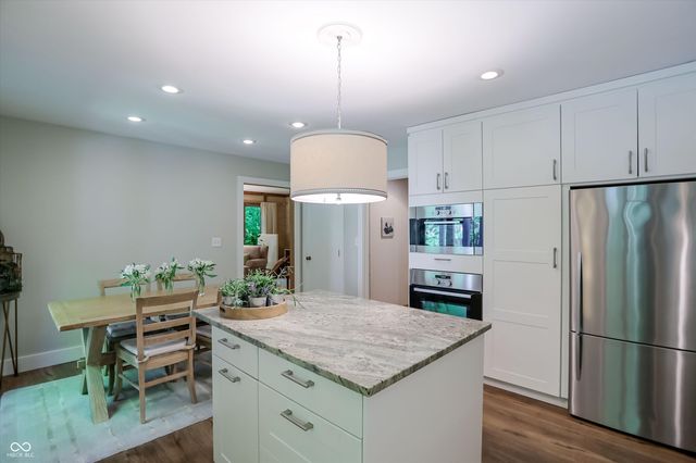 100 Spring Drive, Zionsville, IN 46077