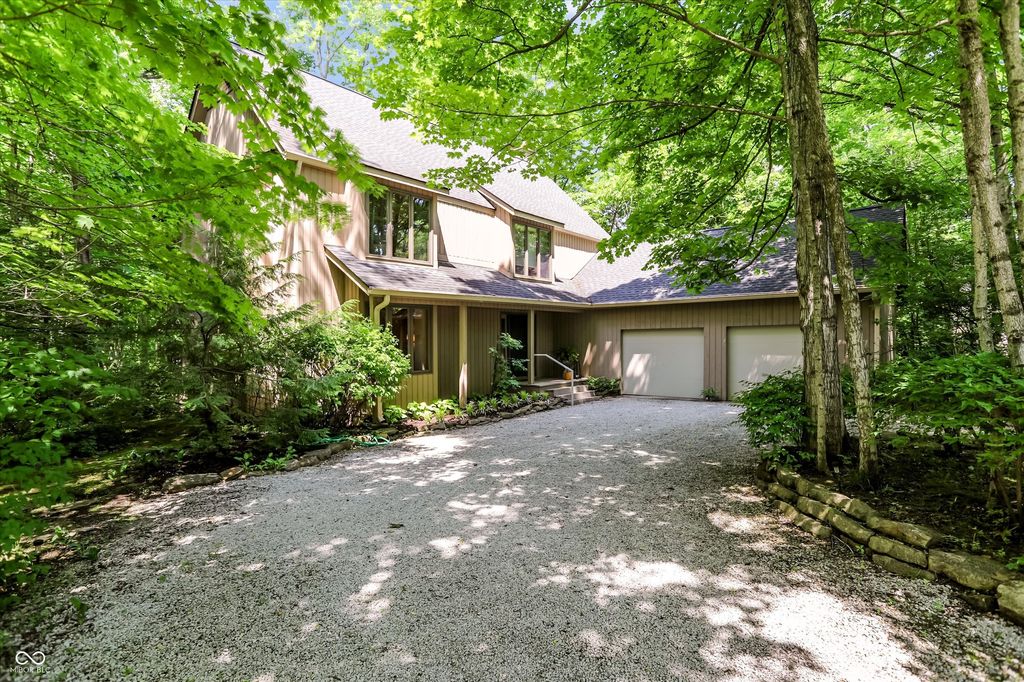 100 Spring Drive, Zionsville, IN 46077