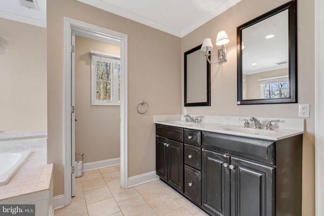 3618 JACKSON CABIN RD, Phoenix, MD 21131