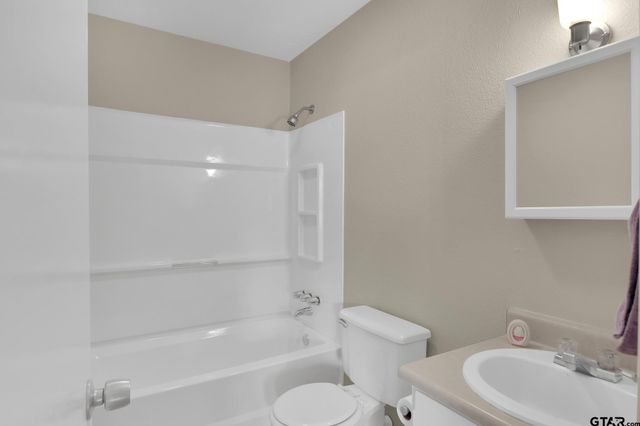 11834 Groundhog Road, Gilmer, TX 75644