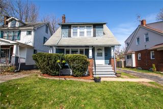 884 Nela View Road, Cleveland Heights, OH 44112
